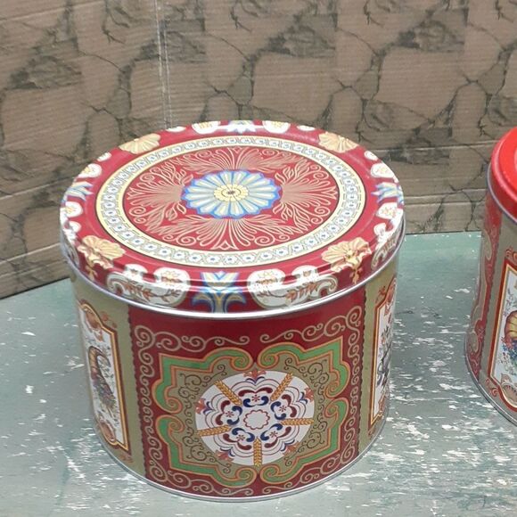 Bundle of 3 beautiful floral collectors tins. - Picture 2 of 16